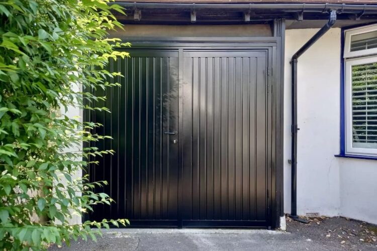 Black Steel Vertical Side Hinged